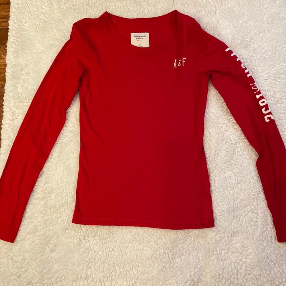 Ladies size M Abercrombie and Fitch longsleeve T-shirt. Excellent condition.